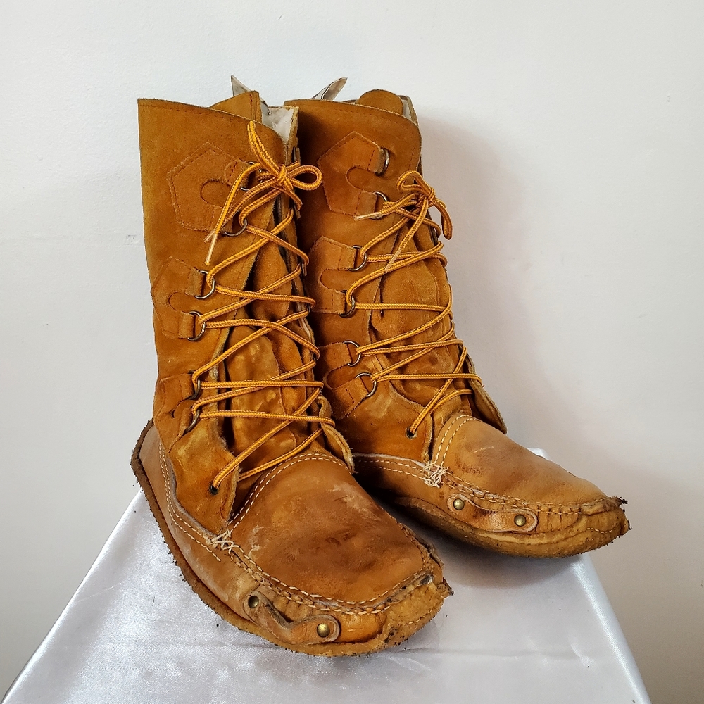 Vintage CHIEF CHEROKEE suede and leather Mukluks shearling wool unisex Boots